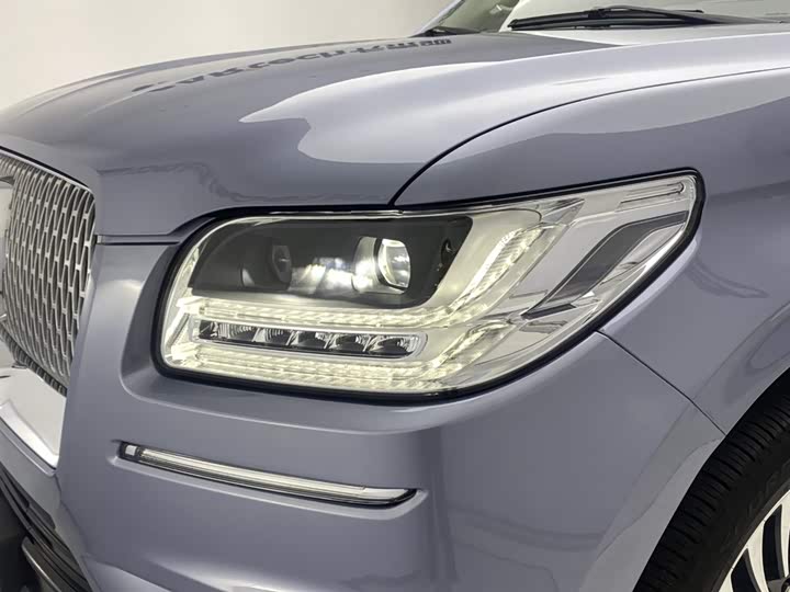 Lincoln Navigator, 2023 — фото 9 из 9