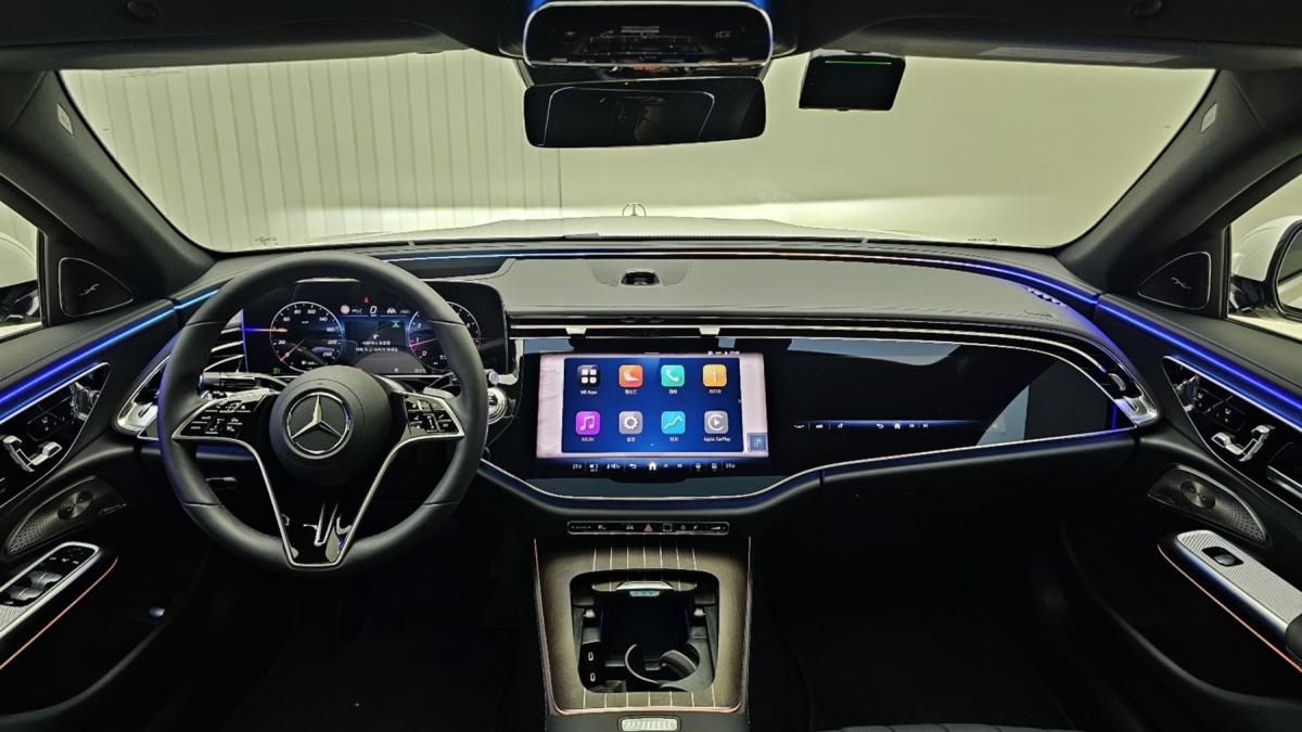 Mercedes-Benz E-Class, 2025 — фото 7 из 12