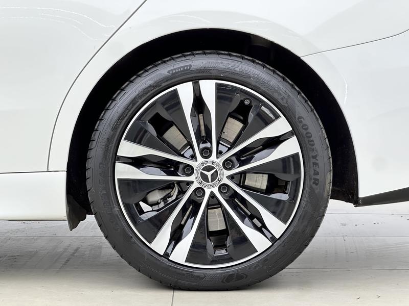 Mercedes-Benz C-Class Hybrid, 2023 — фото 8 из 12