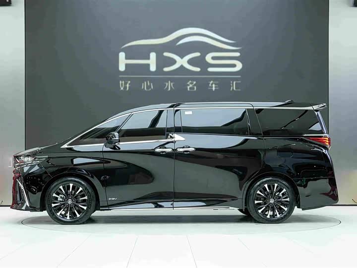 Toyota Alphard, 2025 — фото 3 из 9