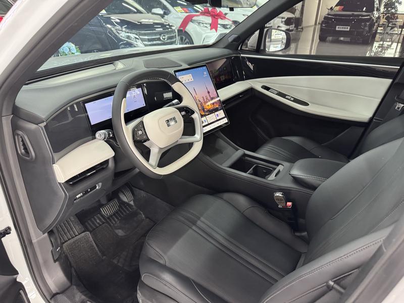 Geely Galaxy L7, 2024 — фото 7 из 9