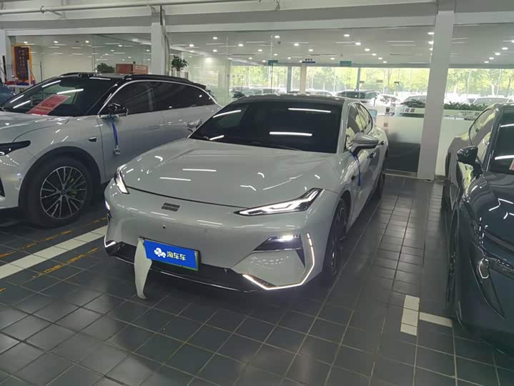 Geely Galaxy E8, 2024 — купить в Туле под ключ
