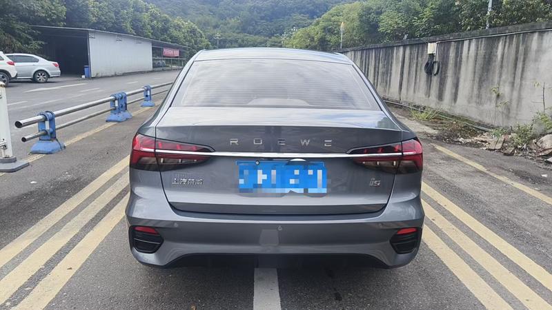 Roewe i5, 2022 — фото 5 из 11