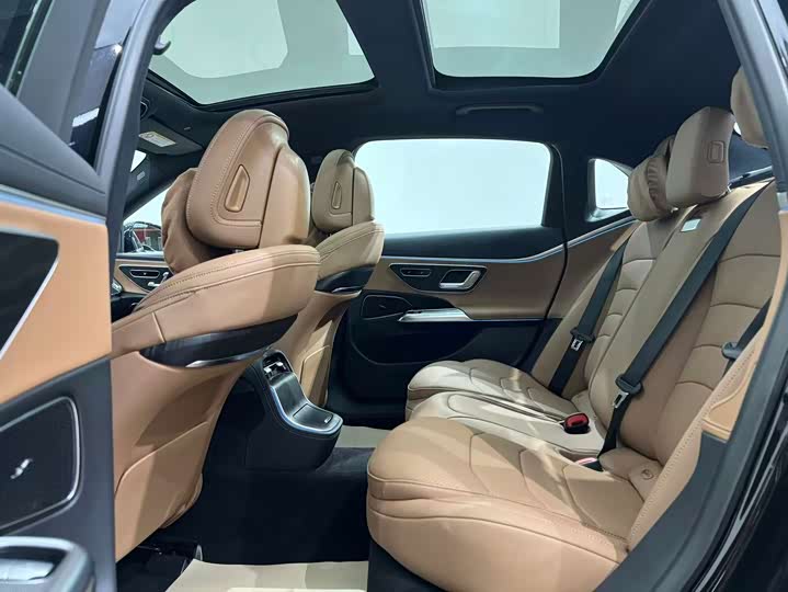 Mercedes-Benz E-Class, 2026 — фото 8 из 9