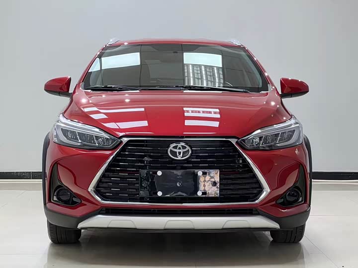 Toyota Yaris L Hatchback, 2022 — фото 2 из 9