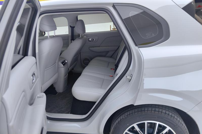 Leapmotor B10, 2025 — фото 12 из 12