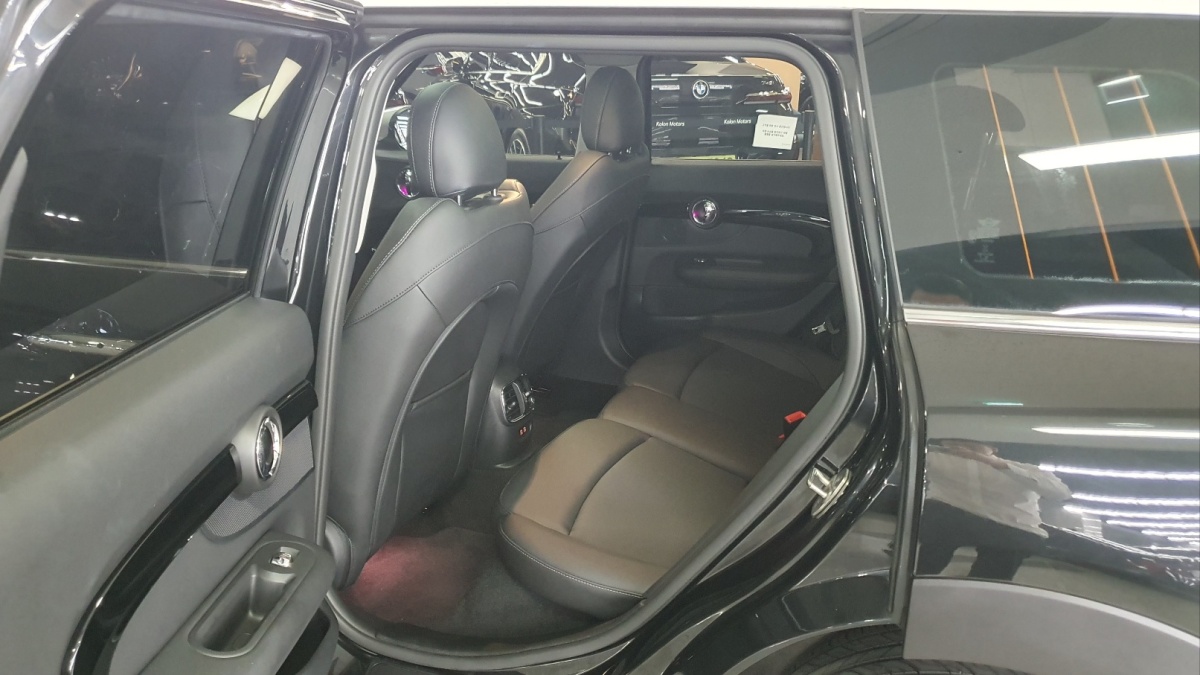 Mini Clubman, 2023 — фото 11 из 12