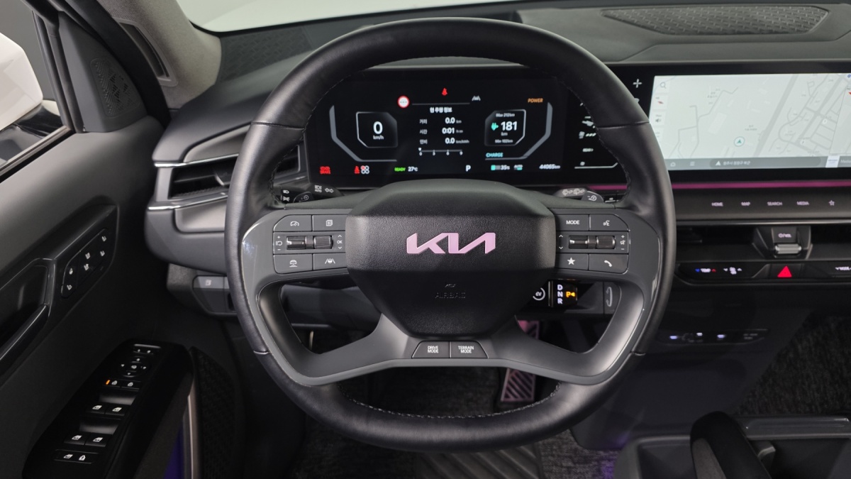 Kia EV9, 2023 — фото 12 из 12