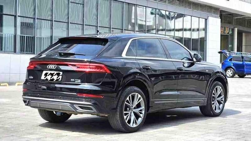 Audi Q8, 2022 — фото 6 из 10