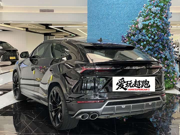 Lamborghini Urus, 2022 — фото 5 из 9