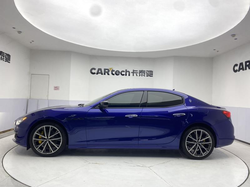 Maserati Ghibli, 2022 — фото 4 из 12