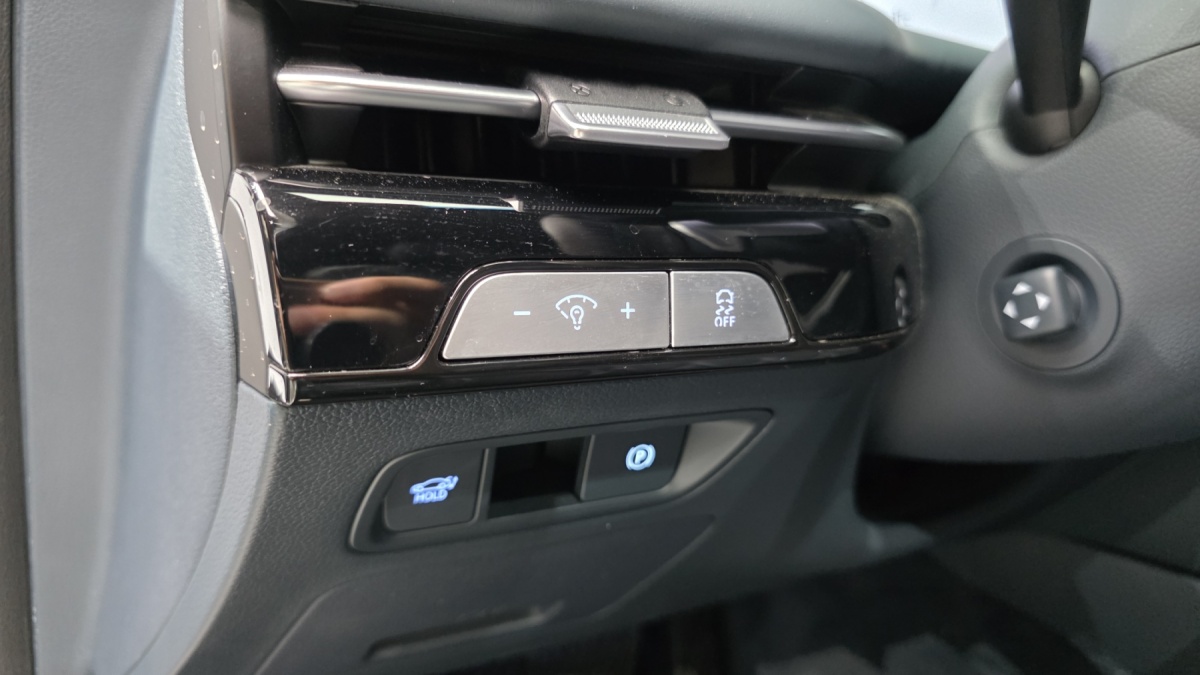 Genesis G80, 2023 — фото 12 из 12