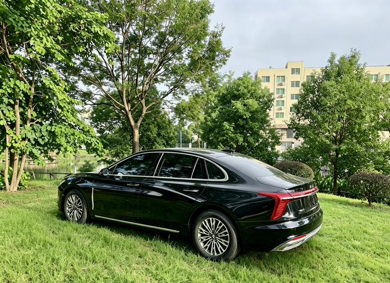 Hongqi H5, 2022 — фото 4 из 10