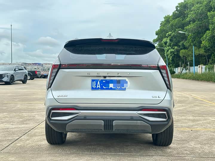 Geely Atlas L, 2025 — фото 8 из 9