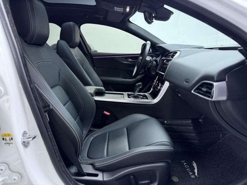 Jaguar XE L, 2022 — фото 10 из 12