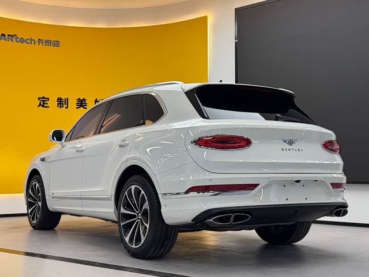 Bentley Bentayga, 2022 — фото 5 из 9