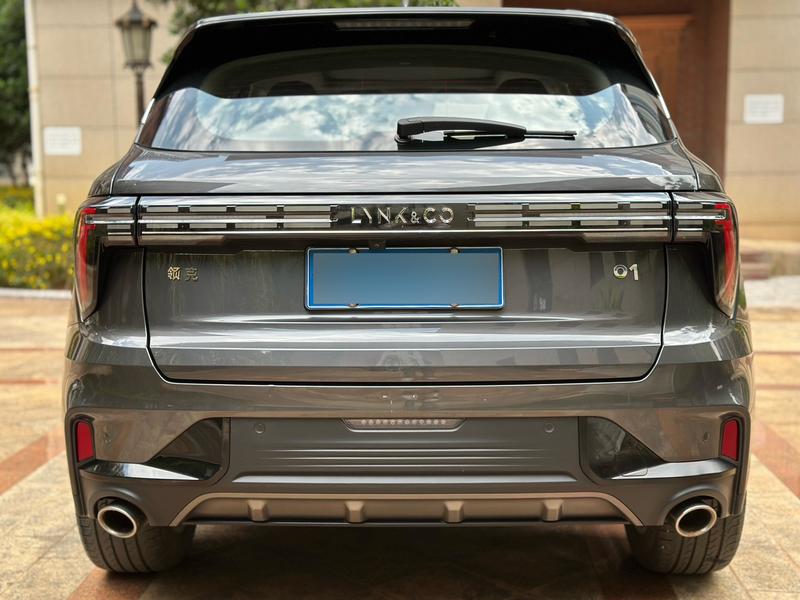 Lynk & Co 01, 2023 — фото 6 из 12