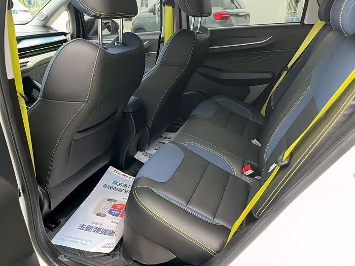 Geely Geometry EX3, 2021 — фото 6 из 9