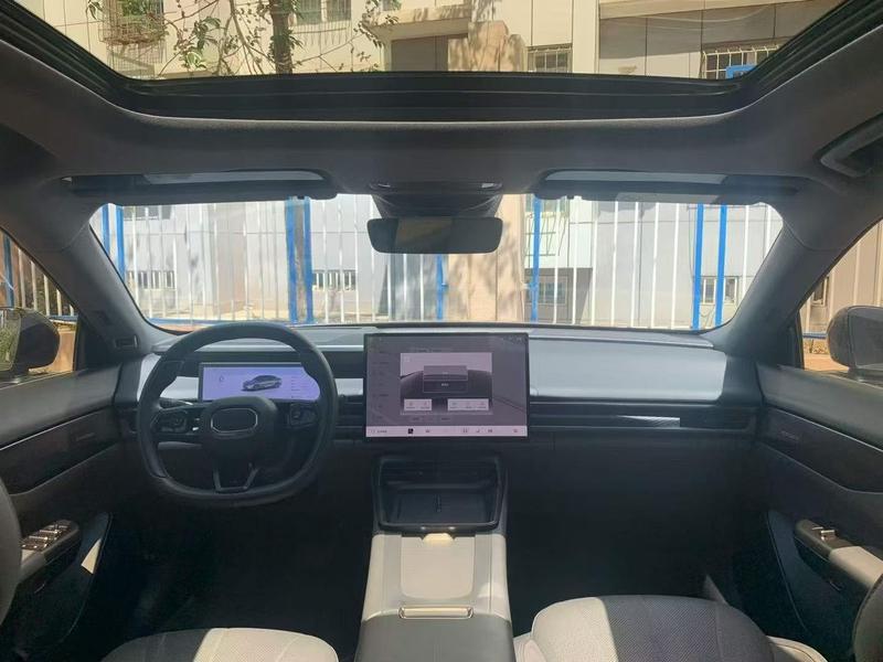 Lynk & Co 07 EM-P Hybrid, 2025 — фото 7 из 10