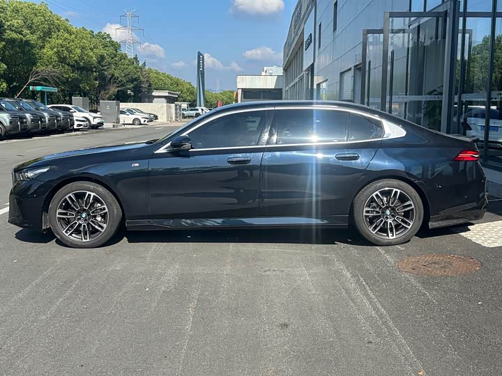 BMW 5 Series, 2024 — фото 4 из 9