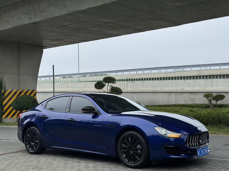 Maserati Ghibli, 2023 — фото 3 из 10