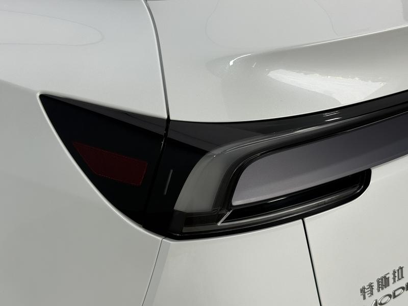 Tesla Model Y, 2025 — фото 10 из 12