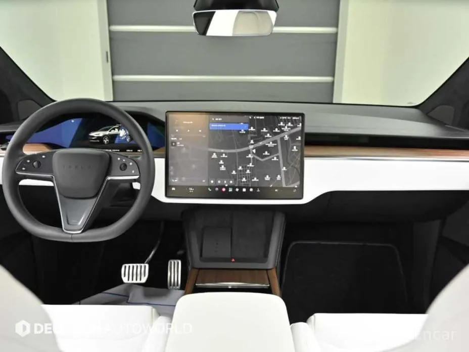 Tesla Model X, 2025 — фото 7 из 12