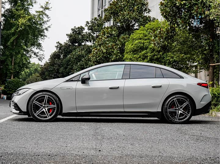 Mercedes-Benz EQE AMG, 2024 — фото 3 из 9