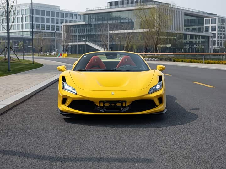 Ferrari F8, 2022 — фото 2 из 9