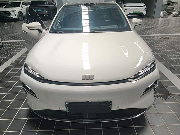 Geely Galaxy Starshine 8 EM-i, 2025 — фото 3 из 9