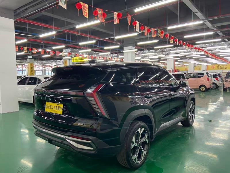 Geely Atlas L, 2023 — фото 7 из 12
