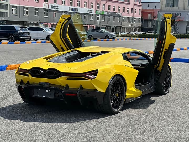 Lamborghini Revuelto, 2024 — фото 3 из 7
