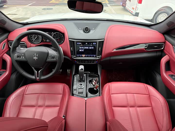 Maserati Levante, 2022 — фото 9 из 9