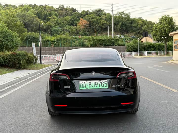 Tesla Model 3, 2023 — фото 5 из 9