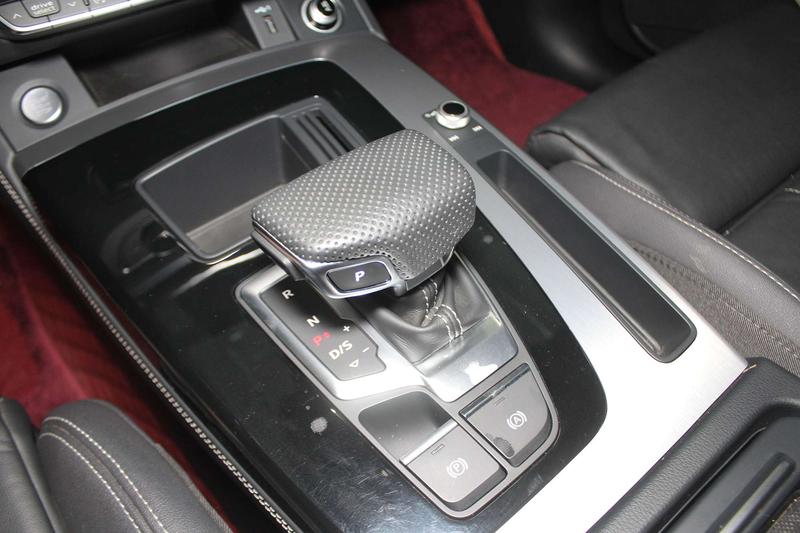 Audi Q5L Sportback, 2024 — фото 9 из 12