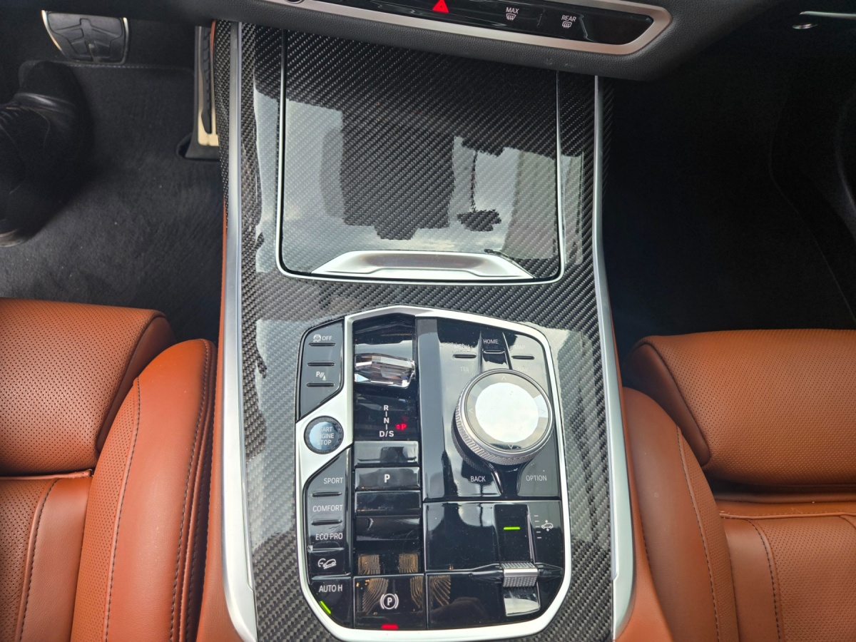 BMW X7, 2025 — фото 8 из 12