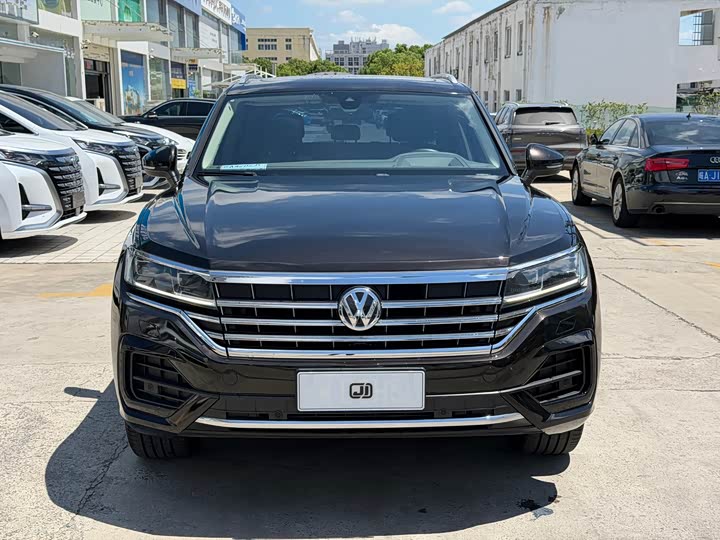 Volkswagen Touareg, 2023 — фото 2 из 9