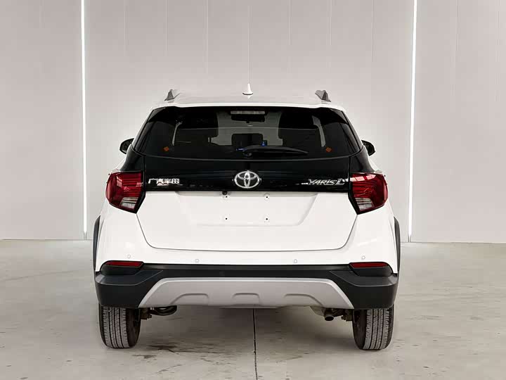 Toyota Yaris L Hatchback, 2022 — фото 5 из 9