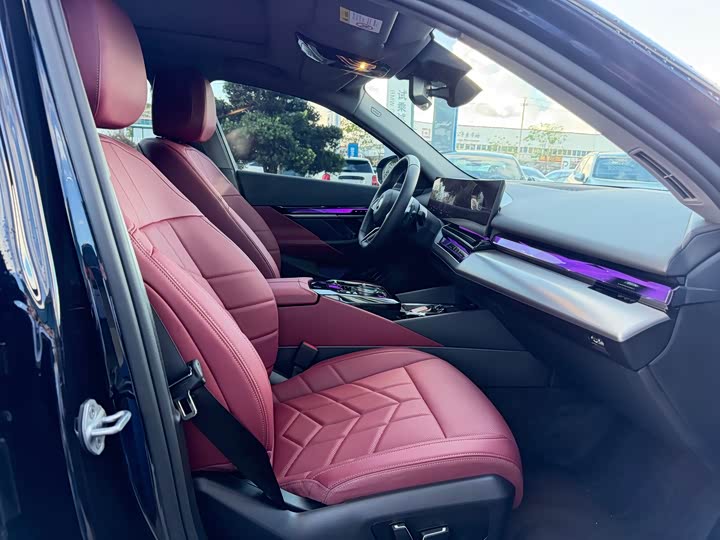 BMW 5 Series, 2025 — фото 7 из 9
