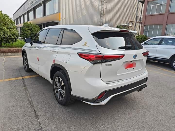 Toyota Crown Kluger, 2022 — фото 5 из 9