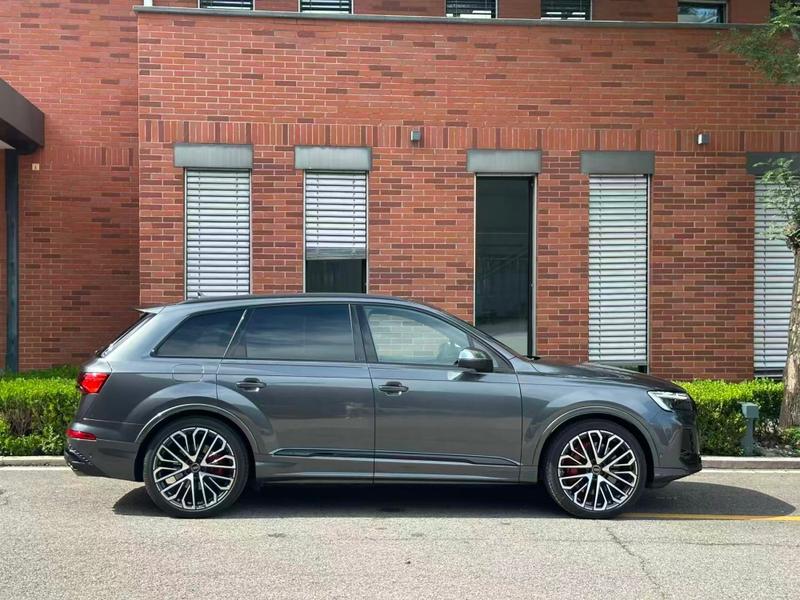 Audi SQ7, 2025 — фото 5 из 12