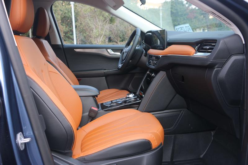 Ford Escape, 2023 — фото 11 из 12