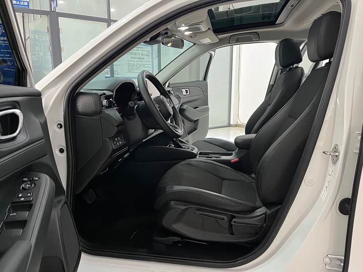 Honda Vezel, 2023 — фото 8 из 9