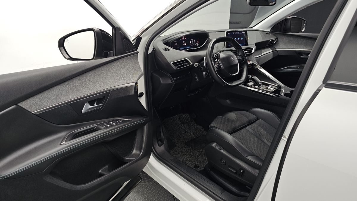 Peugeot 3008, 2022 — фото 11 из 12
