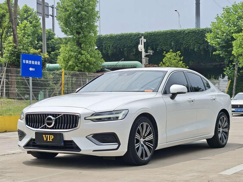 Volvo S60, 2022 — купить в Санкт-Петербурге под ключ
