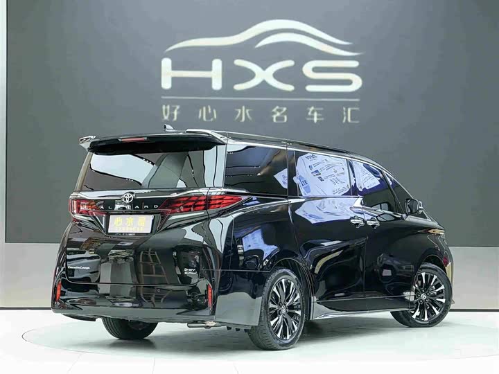 Toyota Alphard, 2025 — фото 4 из 9