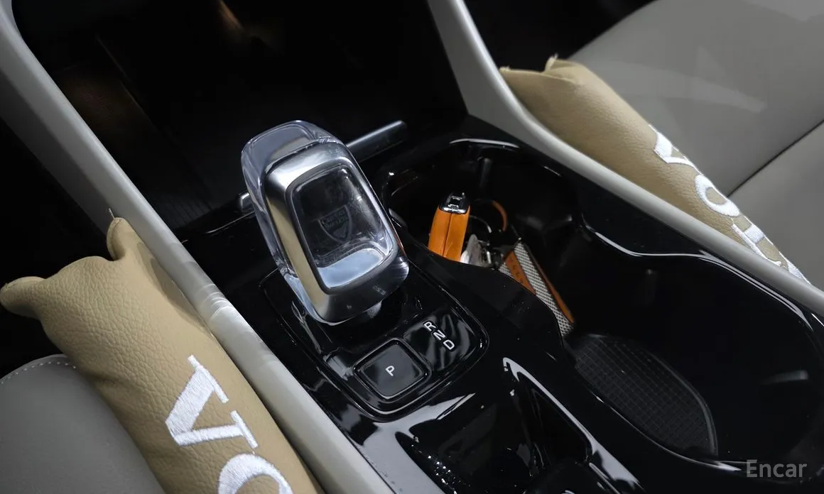 Volvo XC40, 2024 — фото 9 из 12
