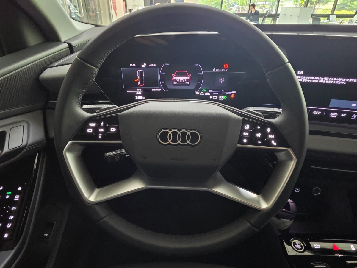 Audi Q6 e-tron, 2025 — фото 11 из 12
