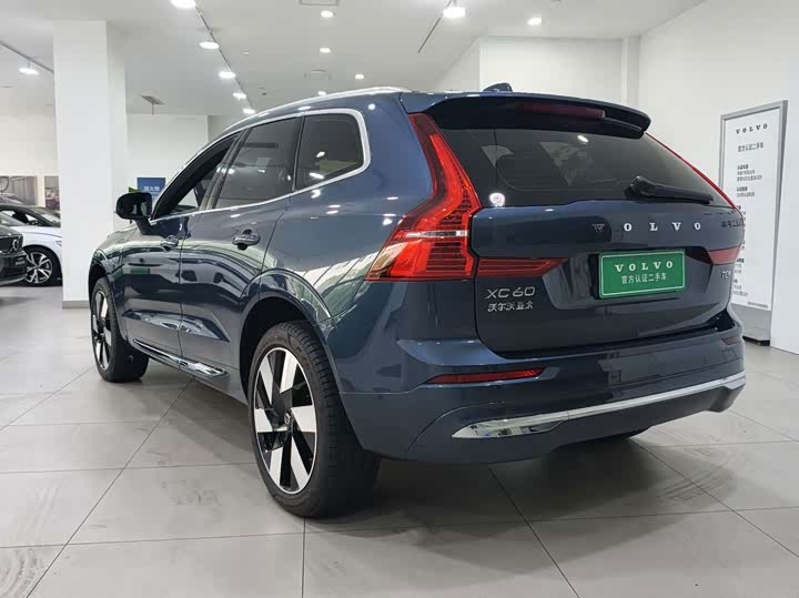 Volvo XC60 Hybrid, 2025 — фото 5 из 9