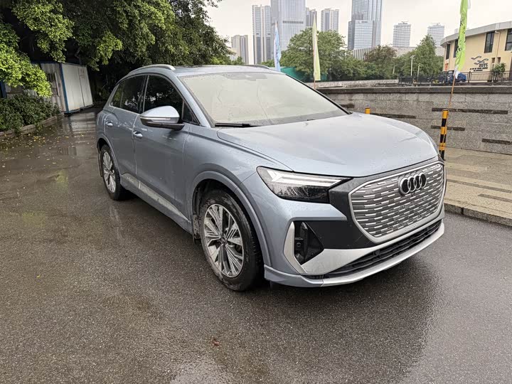 Audi Q4 e-tron, 2022 — фото 3 из 9